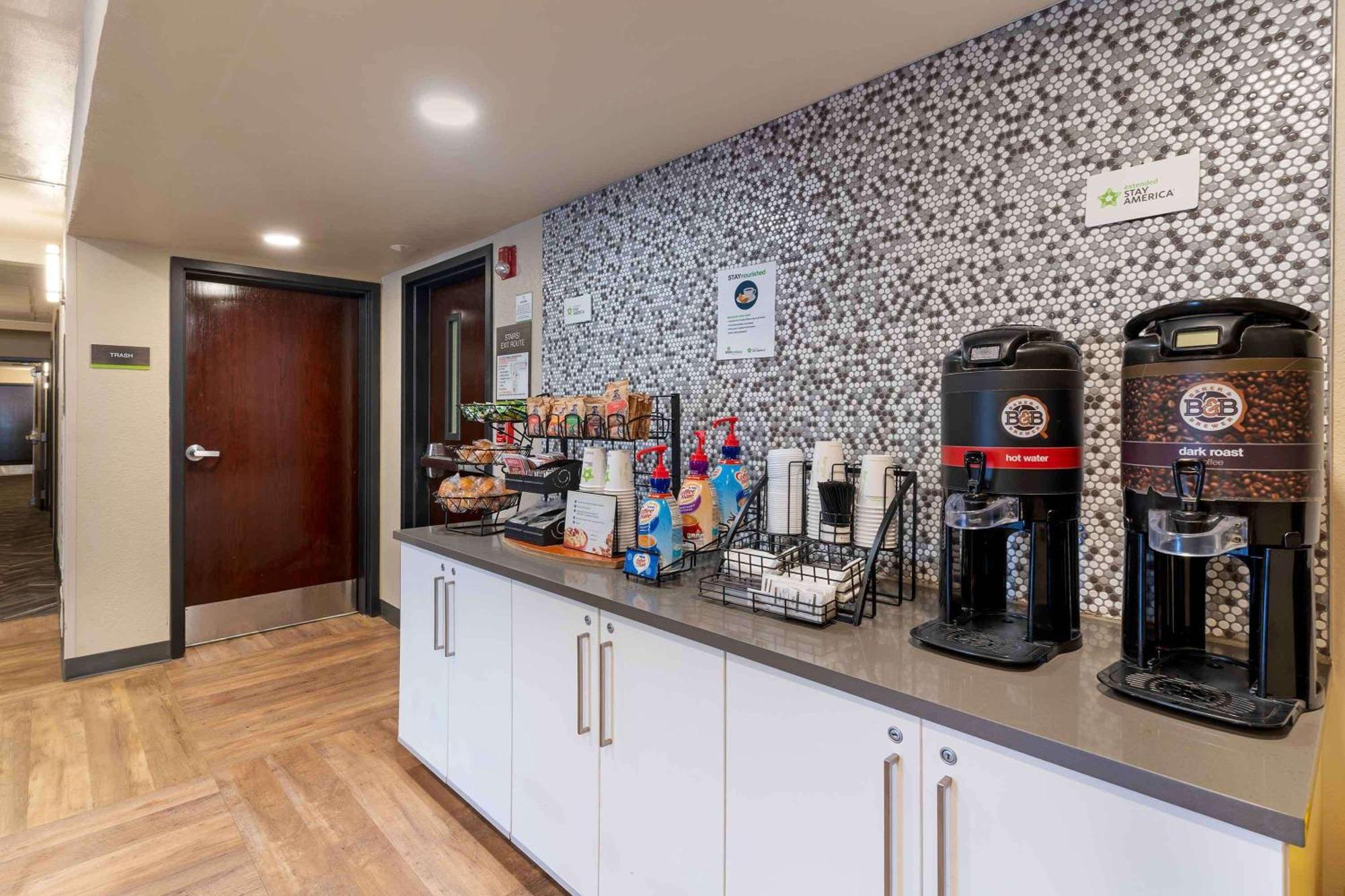 Extended Stay America Premier Suites - Union City - Dyer St Экстерьер фото